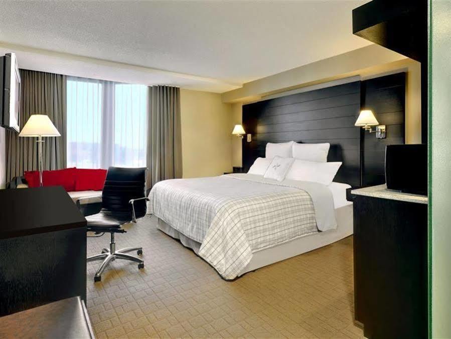 Four Points By Sheraton Mississauga Meadowvale Buitenkant foto